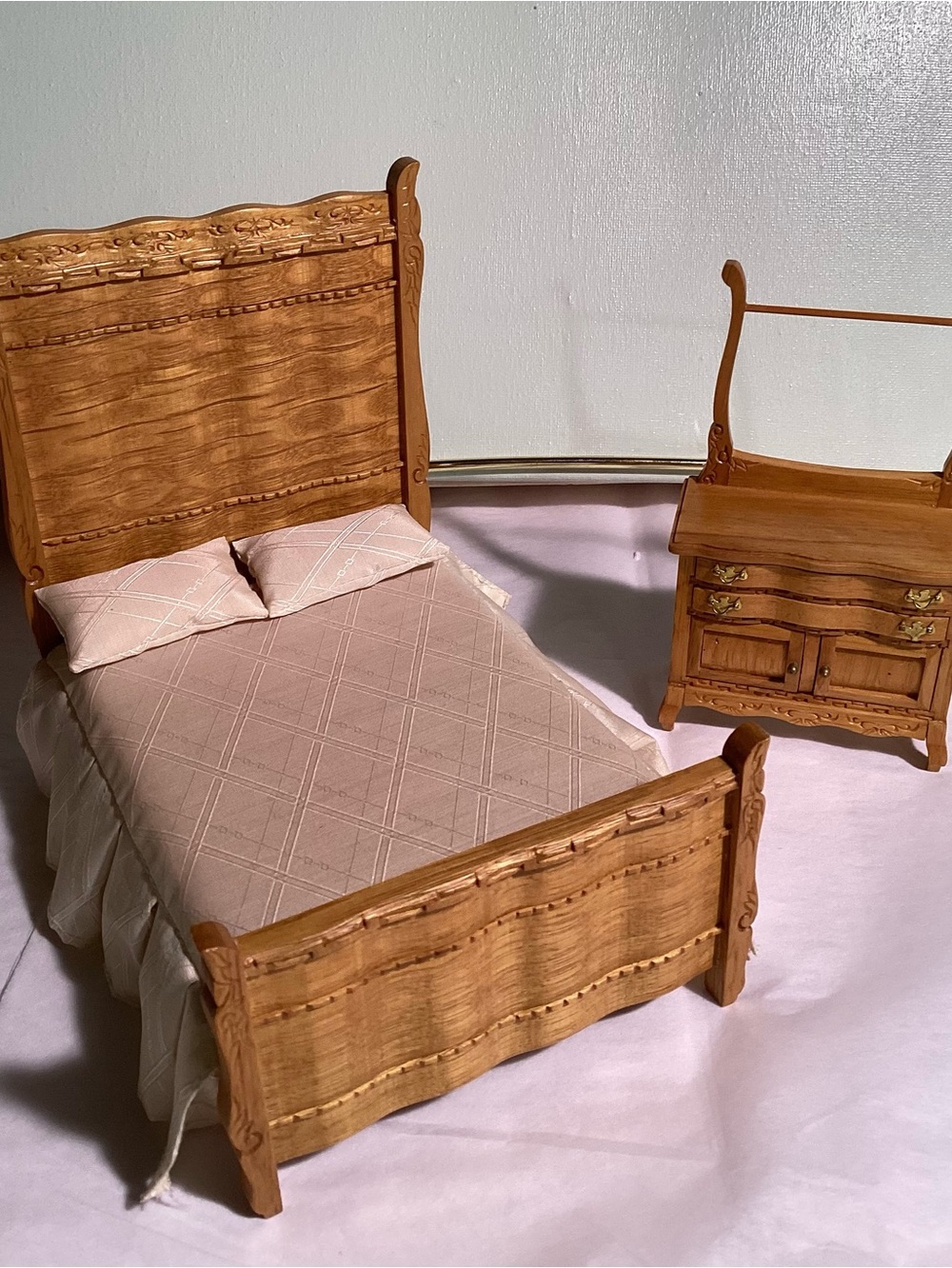 Fantastic Merchandise Miniature Tall Headboard Bed And Chest